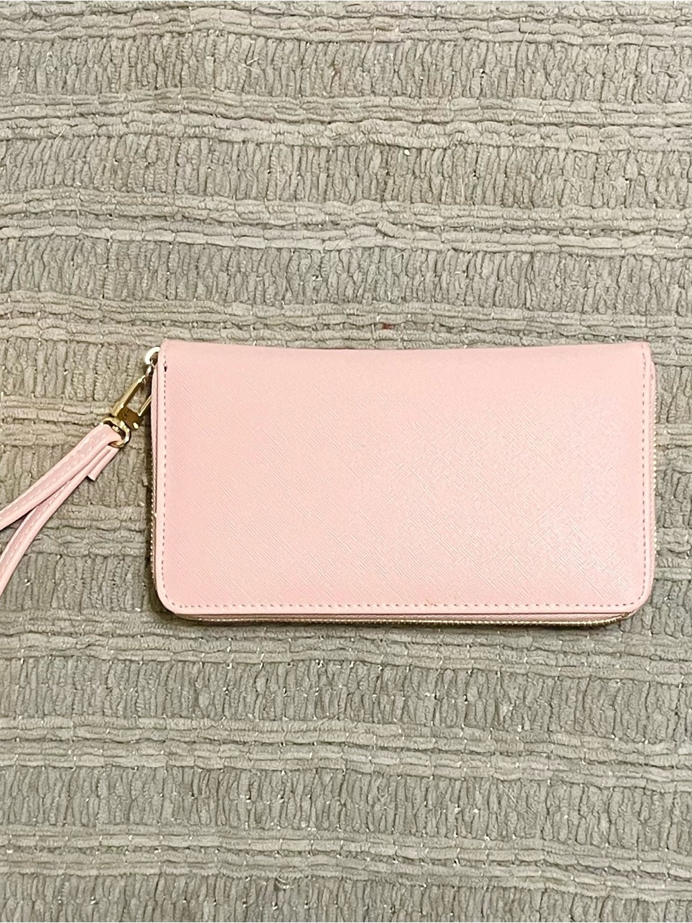 Betsey Johnson Blush Heart Accent Wristlet Wallet - Picture 4 of 4